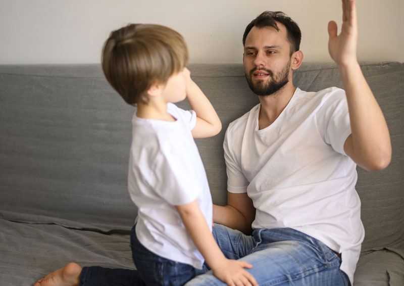 hijo con su padre