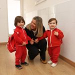 Niños entrando en la guardería en ruzafa